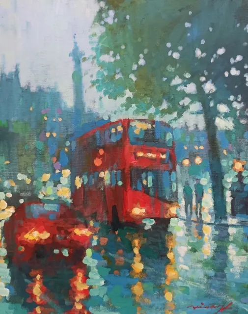 Early Morning in Trafalgar Square by David Hinchliffe
